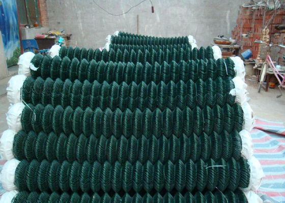 5mm Metaal 4 Voet de Omheining Pvc Diamond Mesh Fencing Smooth Surface van de Kettingsverbinding