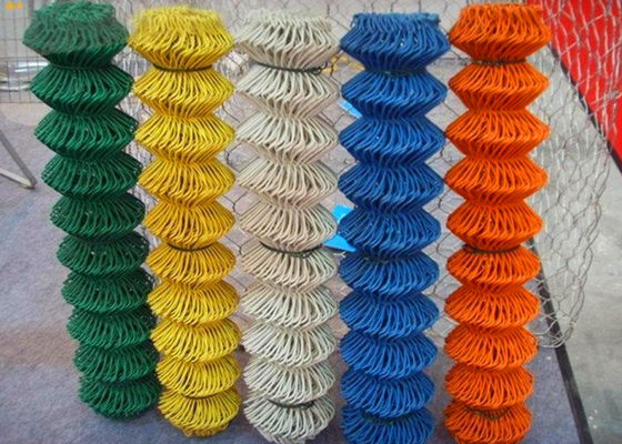 5mm Metaal 4 Voet de Omheining Pvc Diamond Mesh Fencing Smooth Surface van de Kettingsverbinding