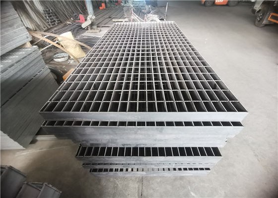 De Oprijlaanroosters die van het Bouwmaterialenstaal 100X8mm het Elektrolytische Oppoetsen raspen