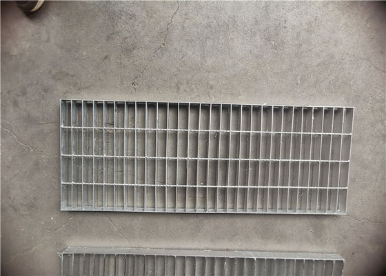 De Oprijlaanroosters die van het Bouwmaterialenstaal 100X8mm het Elektrolytische Oppoetsen raspen