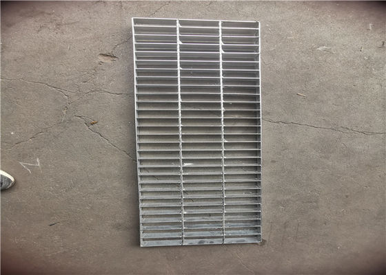 De Oprijlaanroosters die van het Bouwmaterialenstaal 100X8mm het Elektrolytische Oppoetsen raspen