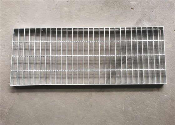 De Oprijlaanroosters die van het Bouwmaterialenstaal 100X8mm het Elektrolytische Oppoetsen raspen