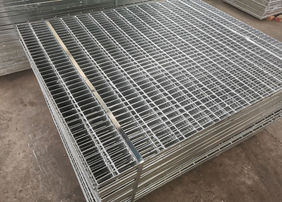 Het Staal die van de Koolstofstaalq235 Loopbrug Anticorrosieve 75x10mm raspen