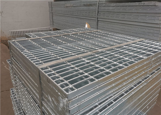 Q235 Gegalvaniseerd het Staal randde Grating van het Koolstofstaalplatform Vierkante Vorm