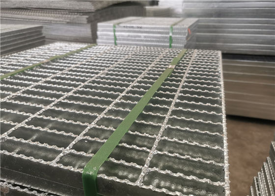 Q235 Gegalvaniseerd het Staal randde Grating van het Koolstofstaalplatform Vierkante Vorm