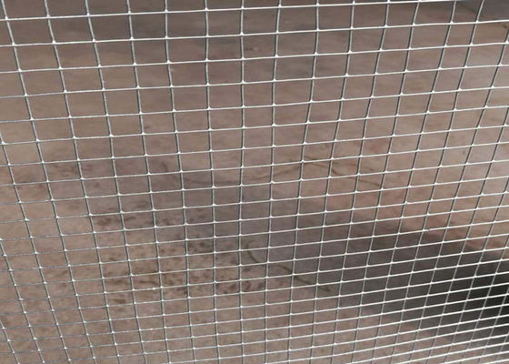 1.5*1.5cm Gelaste Gelaste de Draadcomités van Draadmesh fence 4x8 voor Kippenkippenren