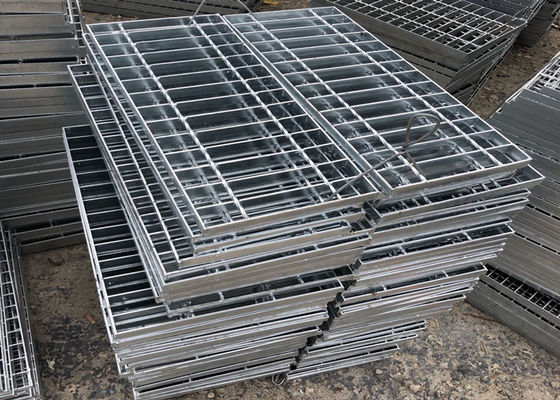 Q235 randde Grating van het Hete Onderdompelings Gegalvaniseerd Staal Platform 65x5mm