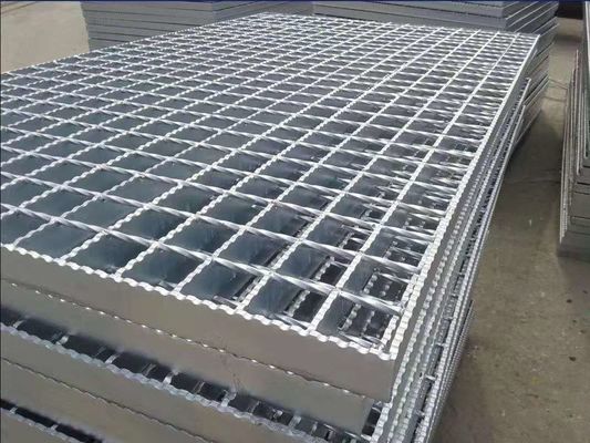 30*100mm Gegalvaniseerd Gelast Staal die de Openluchtgang van de Metaalrooster raspen