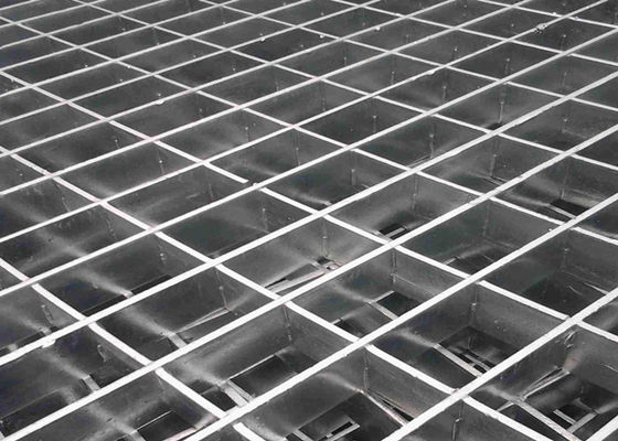 Duidelijk Weefsel Gelast Staal die 50x5mm Gegalvaniseerd de Bouwplatform raspen