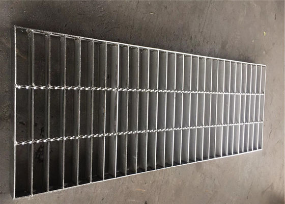 Duidelijk Weefsel Gelast Staal die 50x5mm Gegalvaniseerd de Bouwplatform raspen
