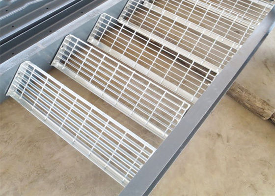 Duidelijk Blad 10mm Dikke Grating van het Loopbrugstaal voor Chemische Installatie