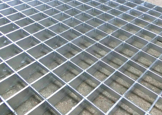 Antisteunbalkq345 Gelast Staal die 1250mm Gegalvaniseerde Breedte Hete Onderdompeling raspen