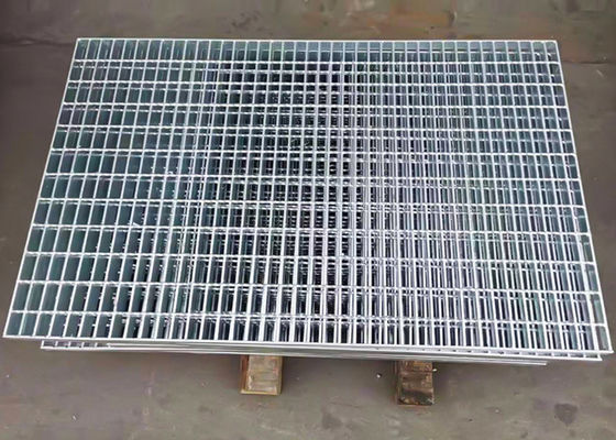 AntidieSteunbalk 100mm Grating van het Loopbrugstaal Druk voor Voetgangersbrug wordt gesloten