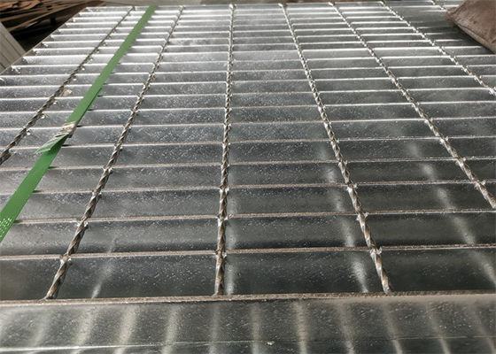 4mm galvaniseerde de Dikke Openluchtstaalgrating Plaat Hete Onderdompeling Hoge Zinkdeklaag