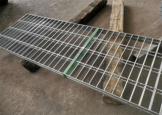 4mm galvaniseerde de Dikke Openluchtstaalgrating Plaat Hete Onderdompeling Hoge Zinkdeklaag