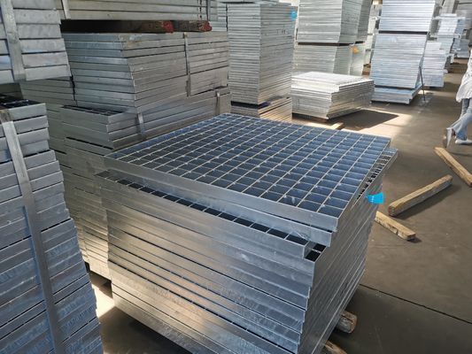 ODM Hete Onderdompeling die Samenstellingsstaal galvaniseren die 1m Breedtet4 Type Fabriek raspen Openlucht
