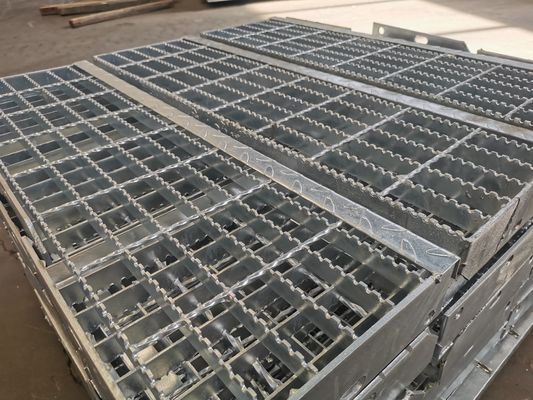 ODM Hete Onderdompeling die Samenstellingsstaal galvaniseren die 1m Breedtet4 Type Fabriek raspen Openlucht