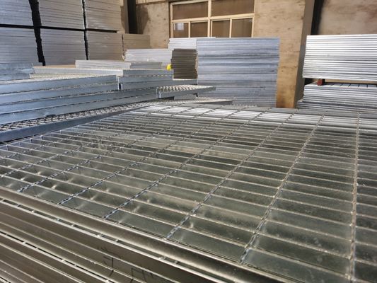 Grating van het de Loopvlakkenstaal van de water Permeabele Trede