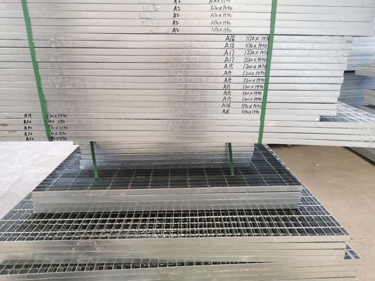 ODM Hete Onderdompeling die Samenstellingsstaal galvaniseren die 1m Breedtet4 Type Fabriek raspen Openlucht