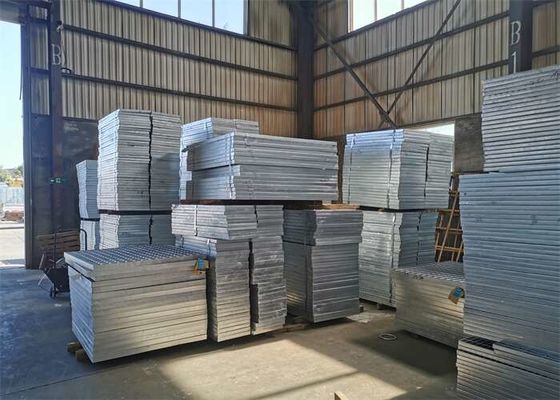 3 X 25mm Op zwaar werk berekende Gegalvaniseerde Vloergrating MetaalBouwmaterialen
