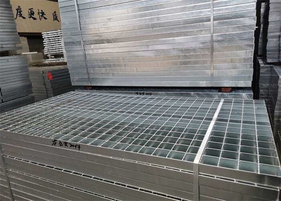Op zwaar werk berekende Duidelijke Bar die 304 Roestvrij staalroosters voor Oprijlanen raspt