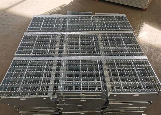 Industrieel de Loopvlakkenstaal die van de Platformtrede 5mm dik voor Spoorwegbrug raspen