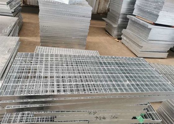 Q235 de Roosters Lichte Structuur 32x5mm van de Steunbalkbewijs Gegalvaniseerde Oprijlaan