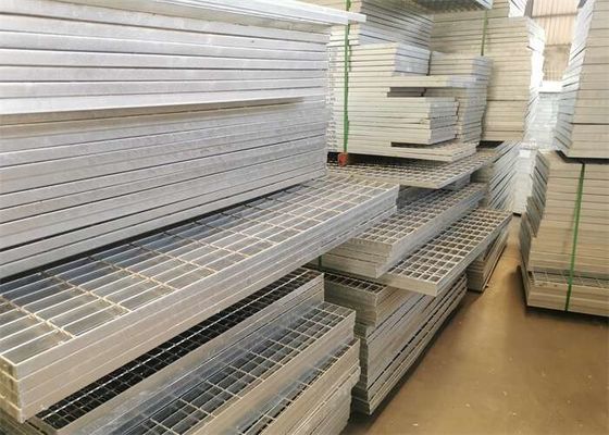 Anticorrosieve Staaloprijlaan die 1250mm Breedte voor Chemische Installaties raspen