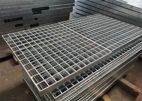 Q235 de Roosters Lichte Structuur 32x5mm van de Steunbalkbewijs Gegalvaniseerde Oprijlaan