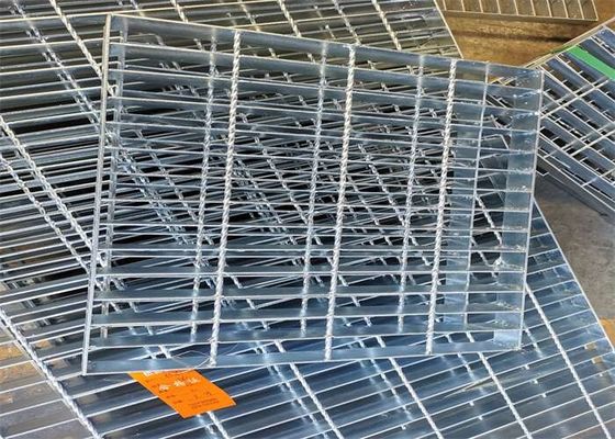 Gemeentelijke de Oprijlaanroosters die van het Afvoerkanaalq345 Staal Getand Type raspen