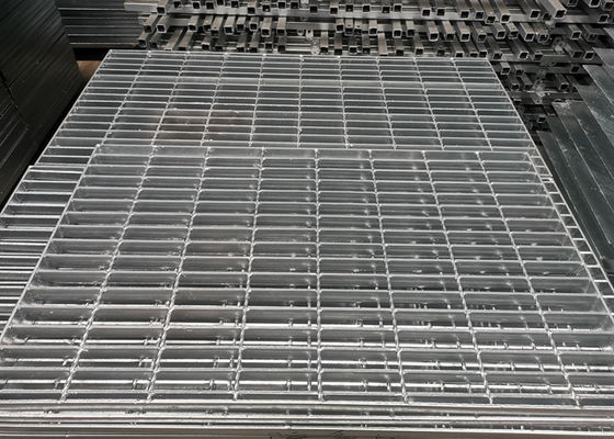 1000mm×6000mm van de de Stoepsteunbalk van het Hete Onderdompelings Gegalvaniseerde Staal Gelaste het Staalgrating Weerstand