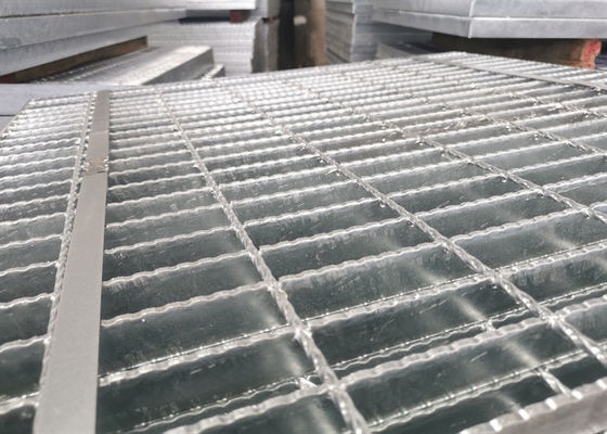 30*100mm Gelaste Bargrating Grating van het Gangq235 Gegalvaniseerde Staal