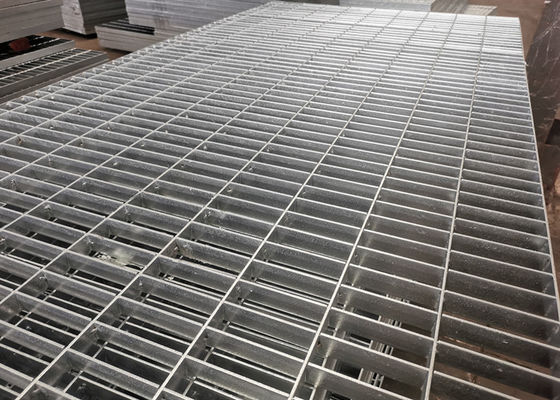 Het Staalgrating van het oprijlaanplatform Gang 120mm Hoge Zinkdeklaag