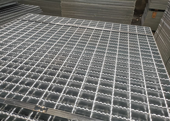 Q235 Grating van het Staal Antiroestmetaal Type 7mm van Platform Vlak Bar dik