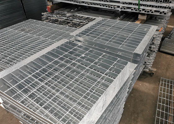 Q235 Grating van het Staal Antiroestmetaal Type 7mm van Platform Vlak Bar dik