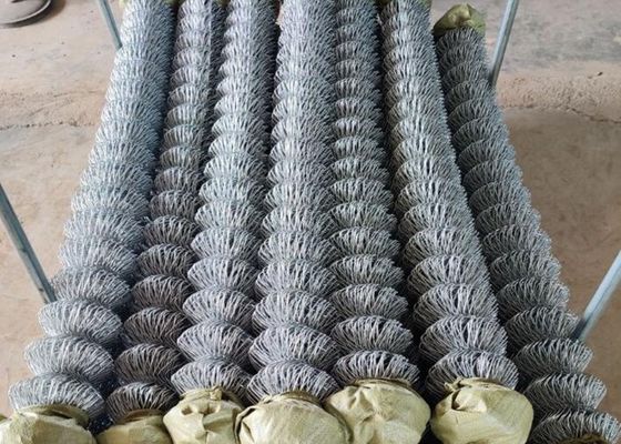 3.0mm Pvc bedekte de Gegalvaniseerde Rand van de Omheiningswith knuckle twist van de Kettingsverbinding met een laag