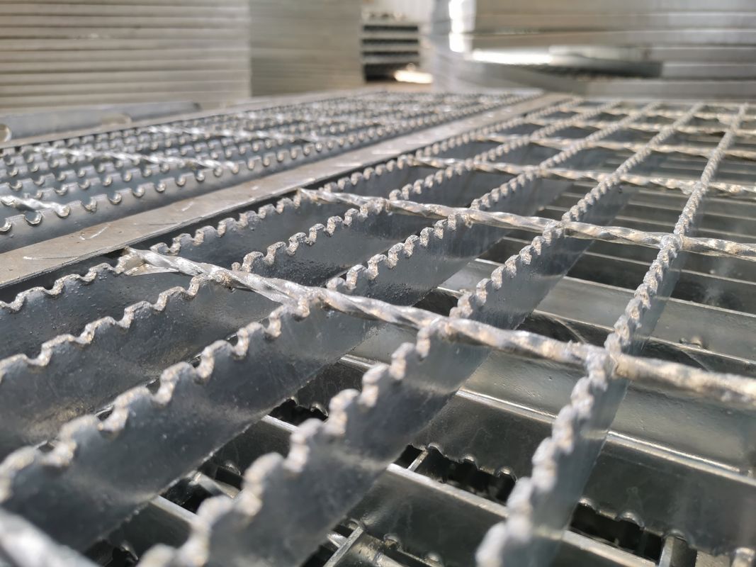 50*5mm Anti Corrosief Metaalgrating Platform 4mm Dikke Lichte Structuur